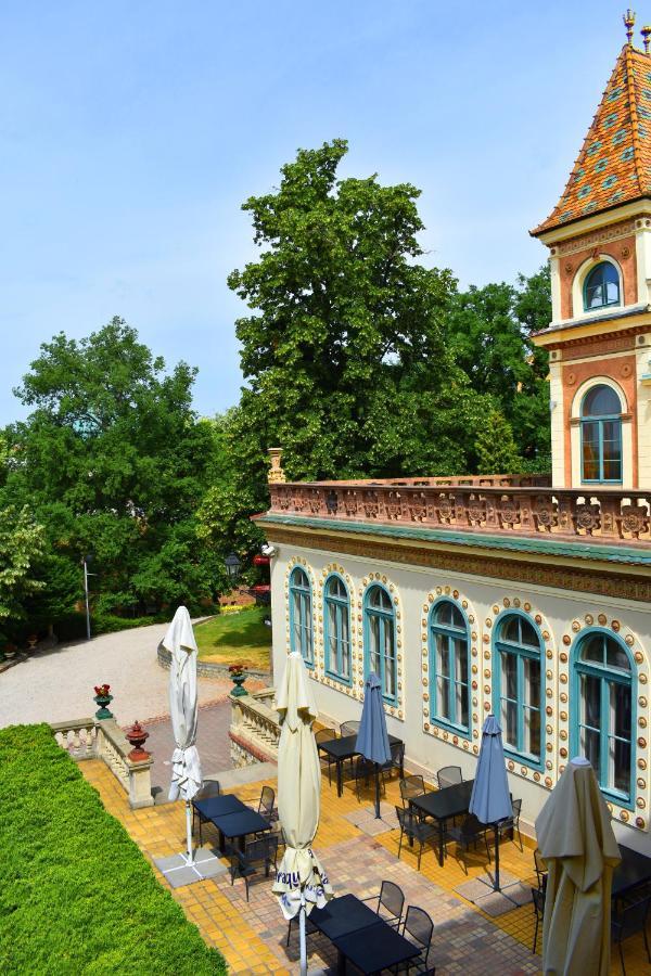 Апарт отель Zsolnay Negyed Vendeghaza Печ Экстерьер фото